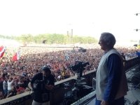 Yunus Addresses Youth at Europe’s Largest Music Festival Yunus Addresses Youth at Europe’s Largest Music Festival