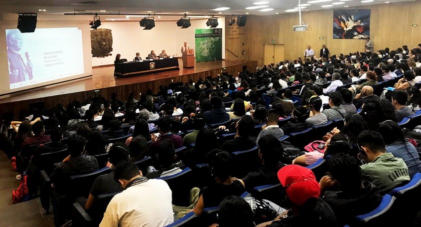 Yunus Gives Public Lecture at Autonomous University of Mexico Yunus Gives Public Lecture at Autonomous University of Mexico